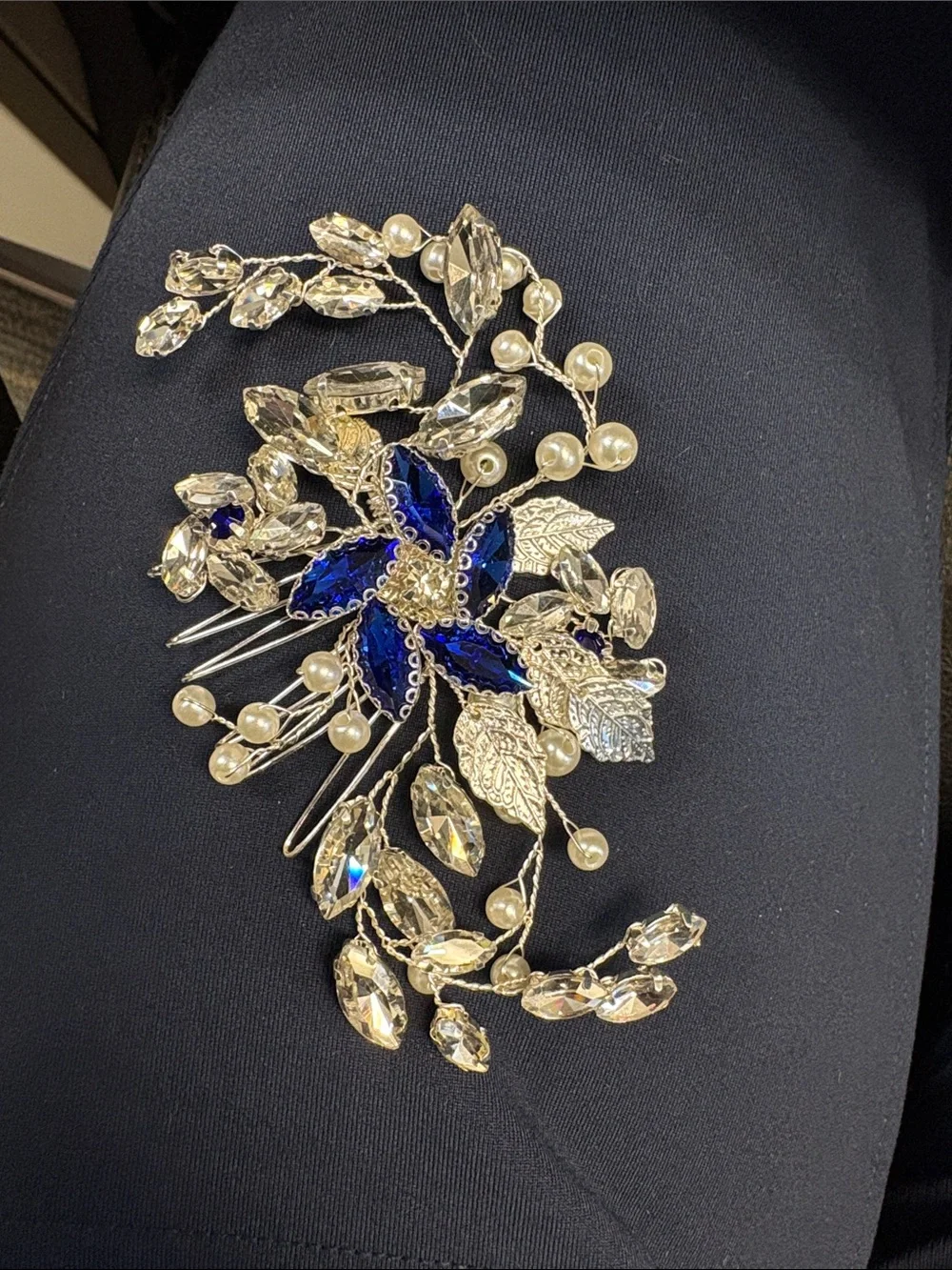 Elegant Blue Crystal Floral Hair Comb with Pearls